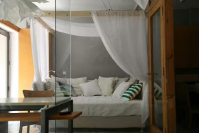 Elegantly designed day bed apartment